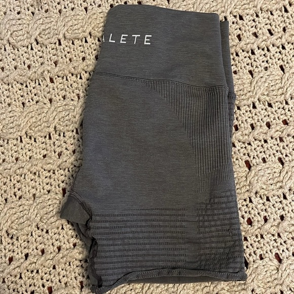 ALPHALETE amplify scrunch shorts Women’s Sz XL Gray Athletics Choice performance - Picture 15 of 16